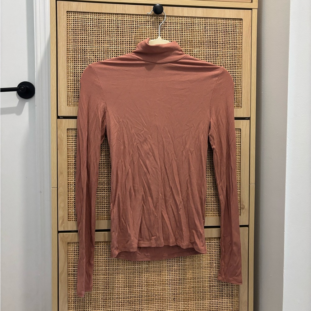 NWT Hunter & Brown burnt orange mock neck ribbed top